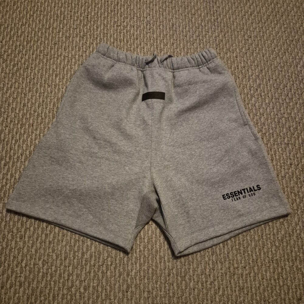 SS Essentials Fear Of God “Light Oatmeal” Grey Sweatshorts Size S 100% authentic